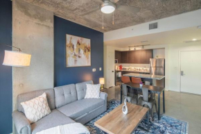 Vibrant 2BD - CDT - Gym, Pool, Parking - Sleep 8
